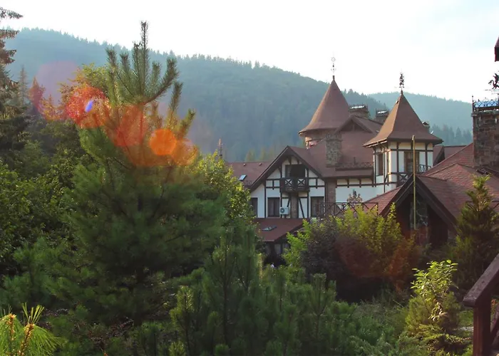 Готельно-відпочинковий комплекс  Вежа Ведмежа